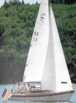 Brochure picture of a Dehler 25 Brochure picture of a Dehler 25