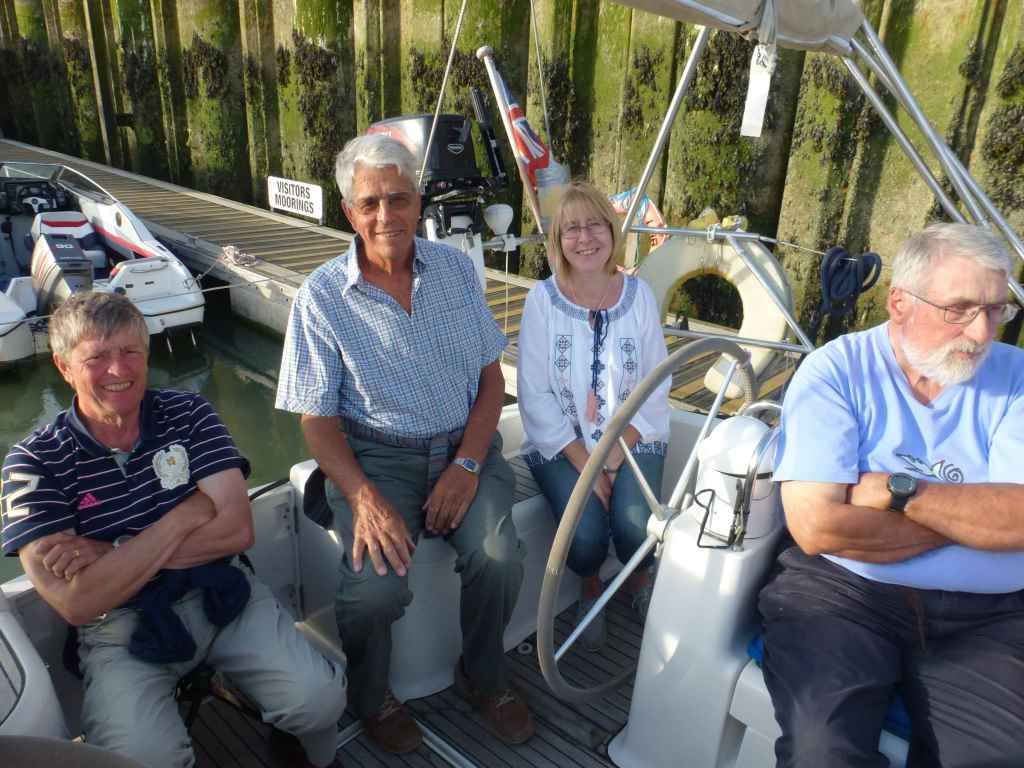 Littlehampton - PontoonParty 2015-07-04 web 04